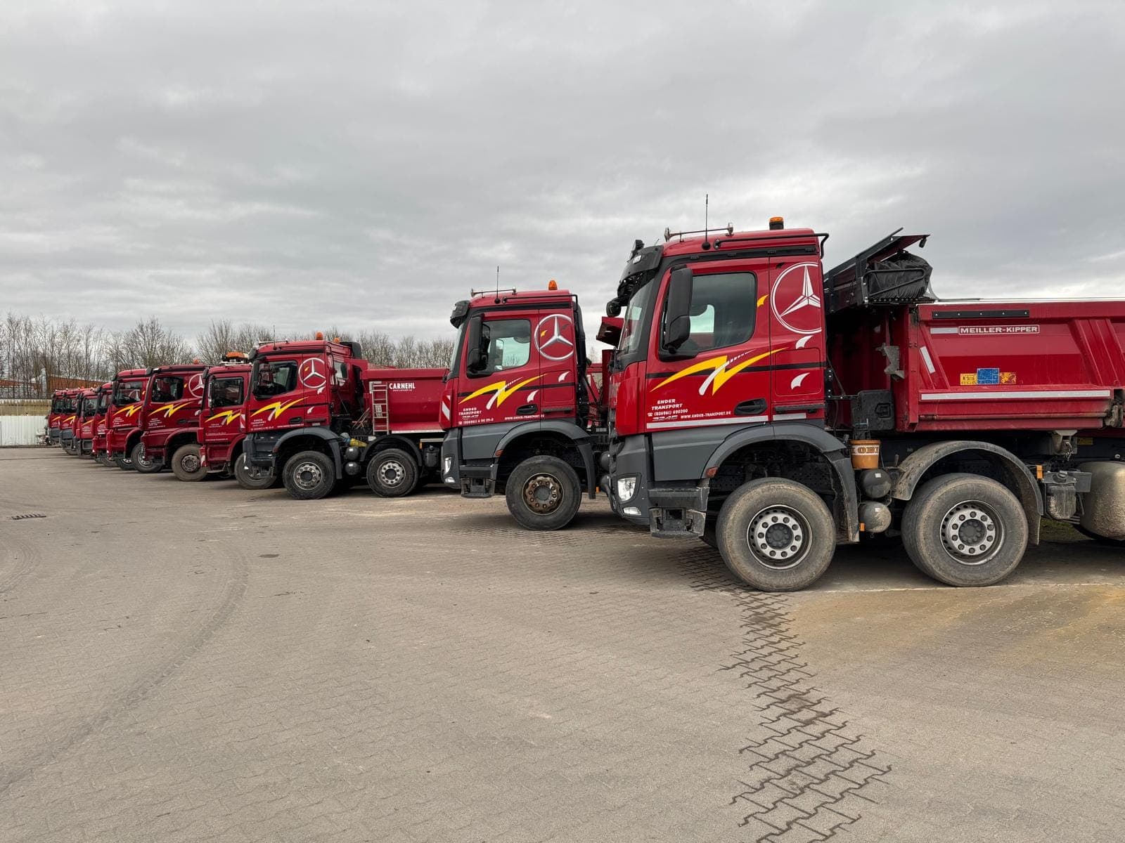 Fahrzeuge aus dem Ender Transport Fuhrpark